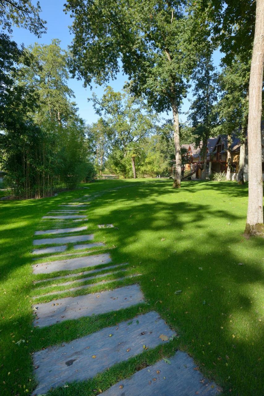 La Maison Dans Les Bois Soucelles Exterior photo