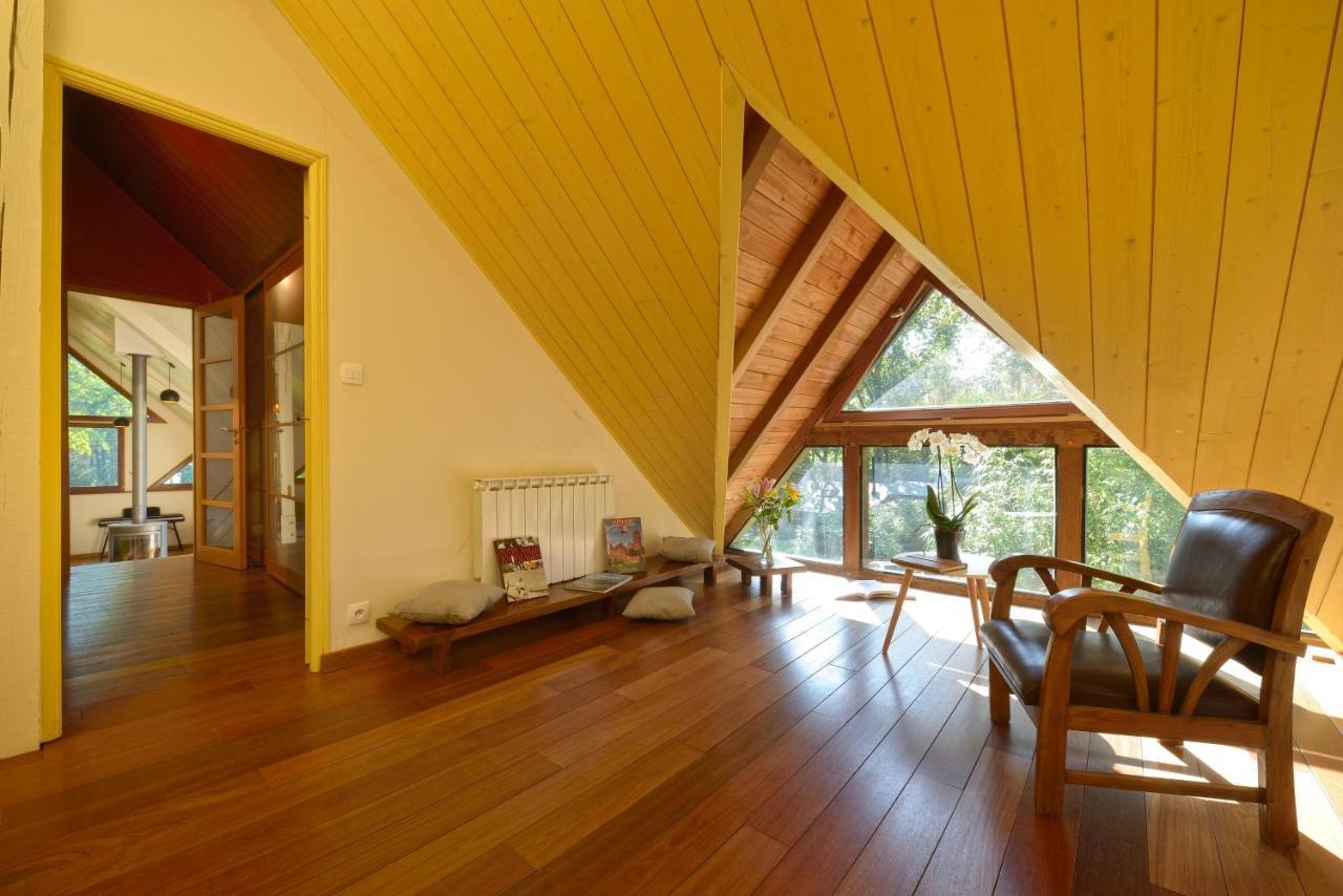 La Maison Dans Les Bois Soucelles Exterior photo